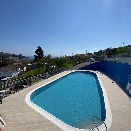 Residence Hotel Edy Imperia Kültér fotó